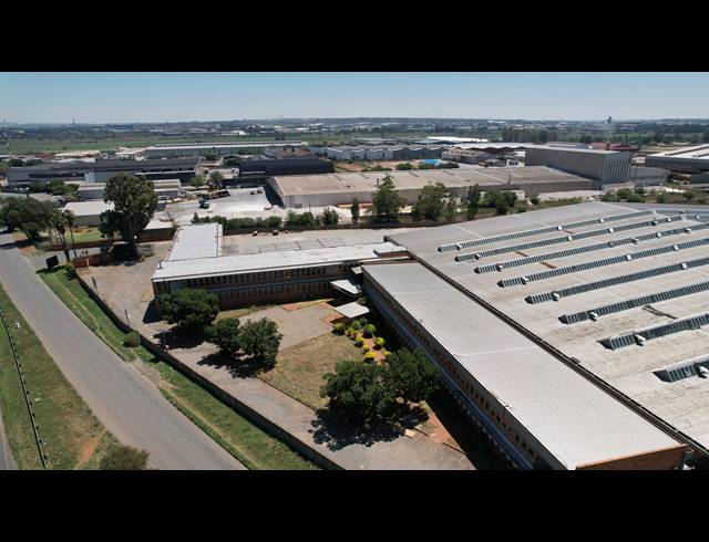 32,965M² FACTORY TO LET IN ROODEKOP